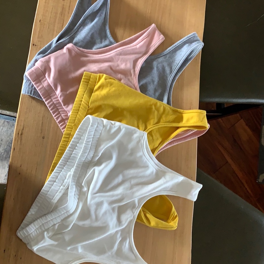 Pack of 4 crop tank tops